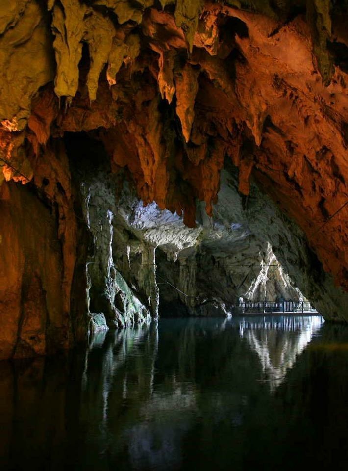 Ingresso Grotte di Pertosa-Auletta visto dalla barca 